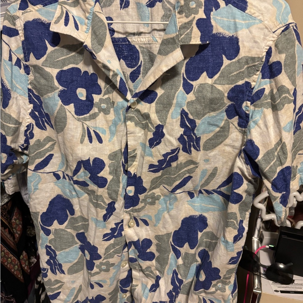 GAP Factory Blue and Gray Floral Short-Sleeve Button-Down